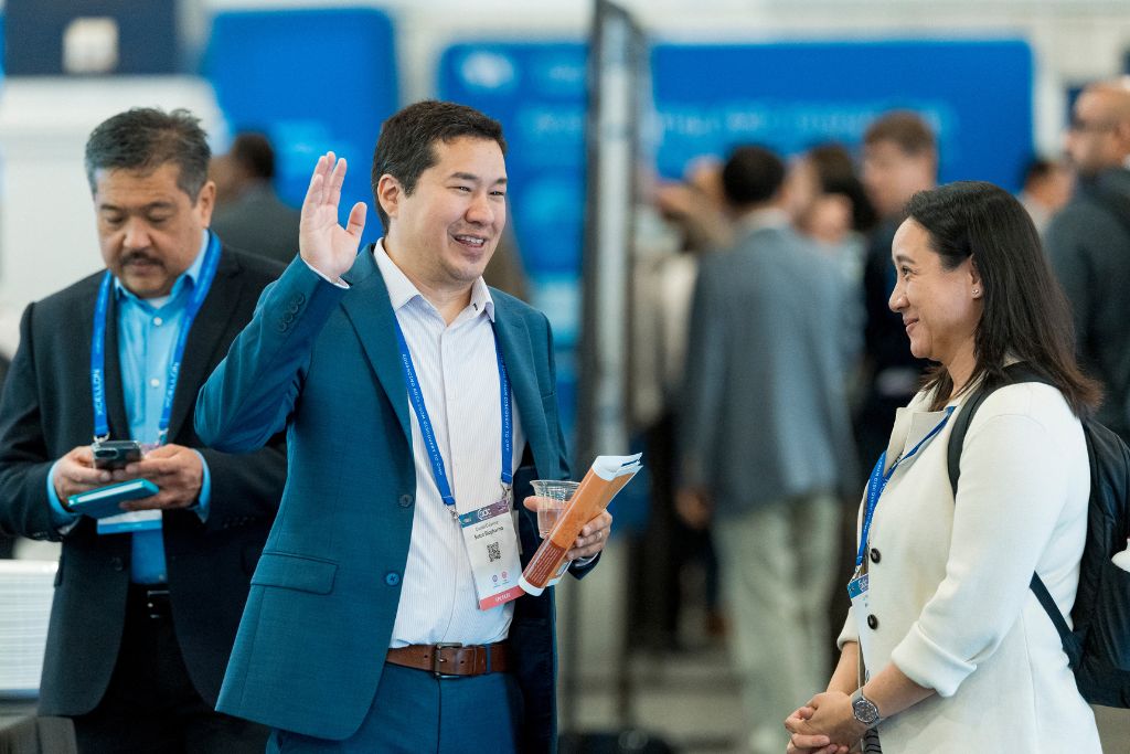 Networking at 17th World ADC San Diego Summit (2)